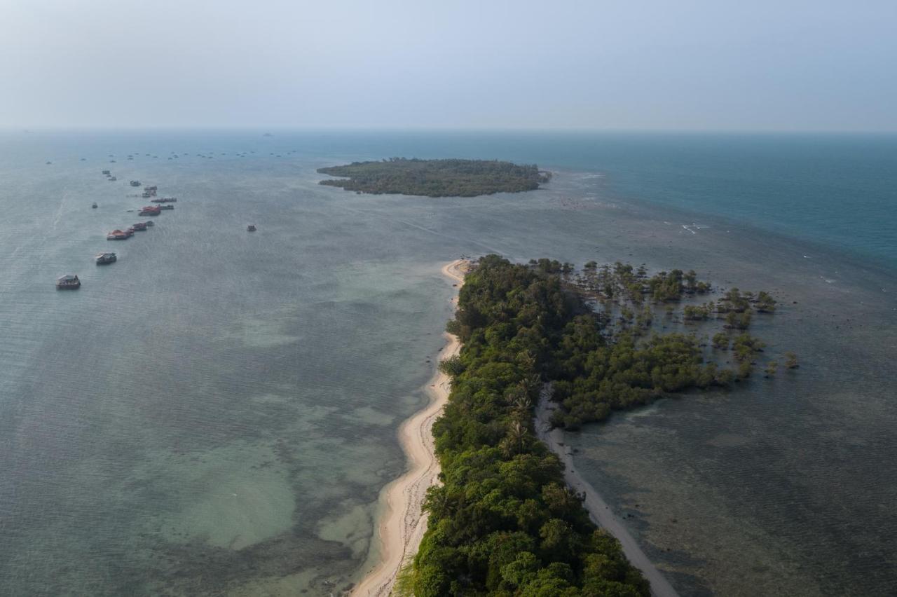 Ten Rooms Teluk Bakau Eksteriør billede